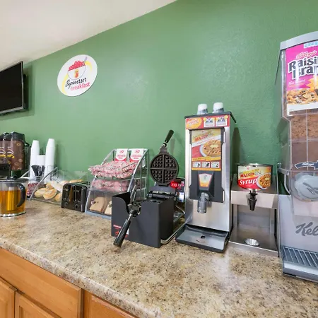 Super 8 By Wyndham Canon City-2