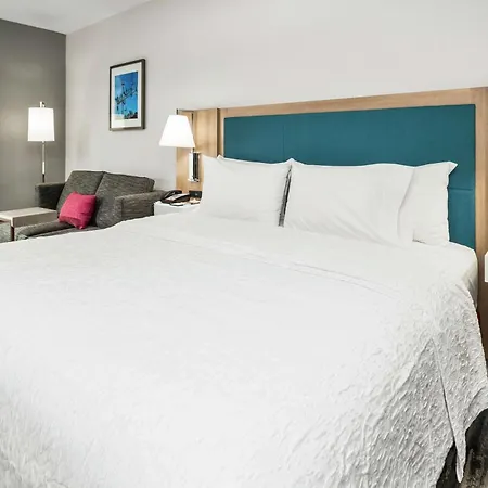 Hampton Inn Wilson Downtown-3