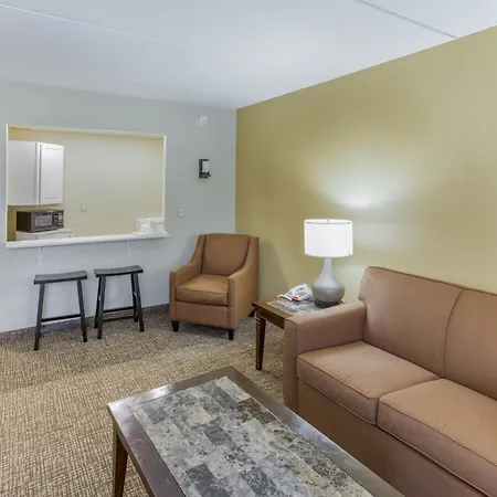 Quality Inn & Suites Plattsburgh-2
