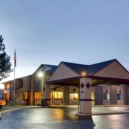 Super 8 By Wyndham Denver Stapleton-3