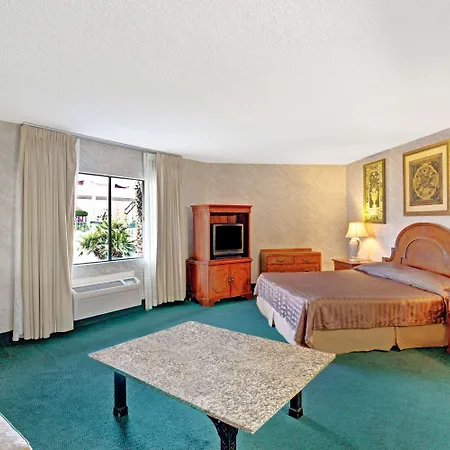 Travelodge By Wyndham Las Vegas-3
