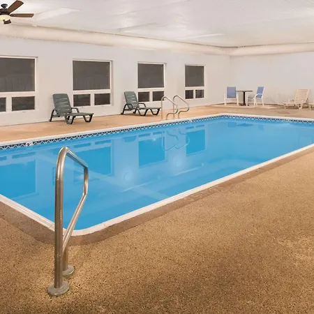 Days Inn By Wyndham Osage Beach Lake Of The Ozarks-2