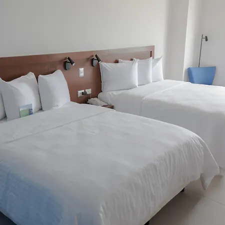 Garner Hotel Mazatlan Beach By Ihg-3
