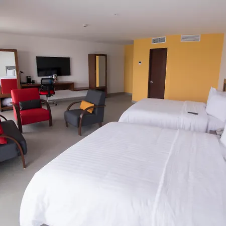 Garner Hotel Mazatlan Beach By Ihg-2