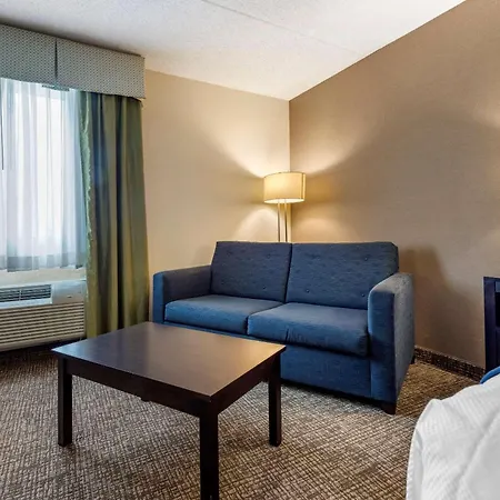 Comfort Inn & Suites Butler-2