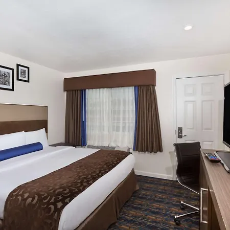 Howard Johnson By Wyndham Berkeley-3
