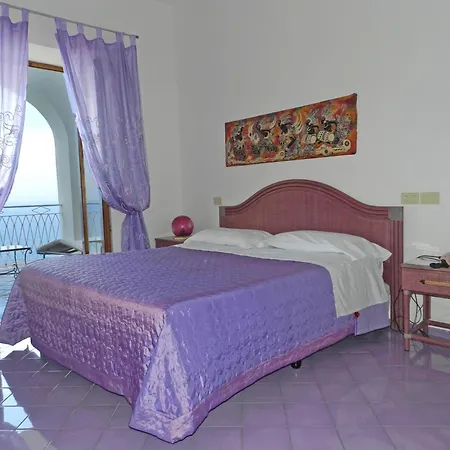 Hotel Holiday-2