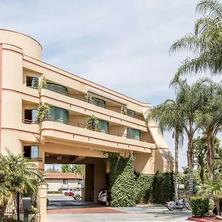 Econo Lodge Inn & Suites Riverside - Corona-2
