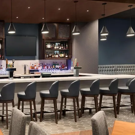 Embassy Suites By Hilton Chicago Lombard-2