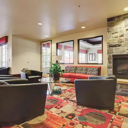 La Quinta By Wyndham Denver Gateway Park-3