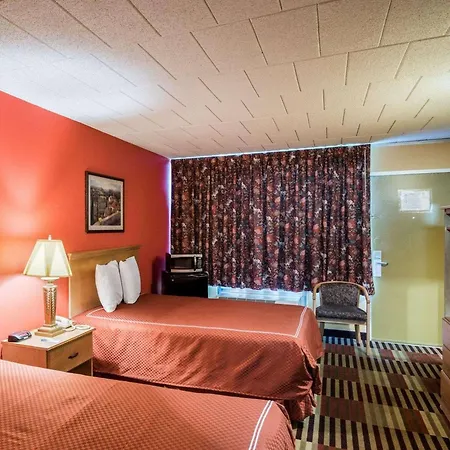 Rodeway Inn University-2