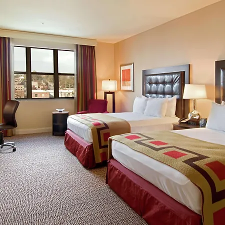 Hilton Promenade Branson Landing-3