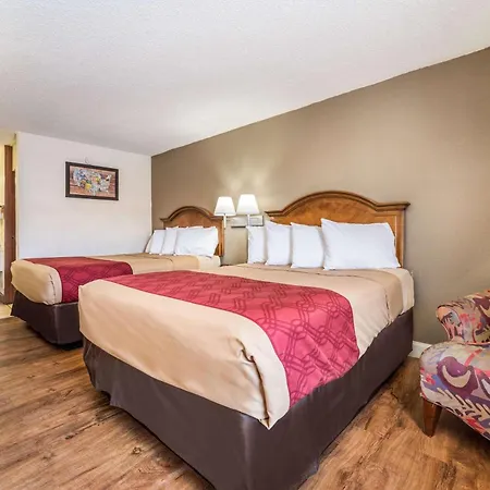 Econo Lodge Inn & Suites Macon West-3
