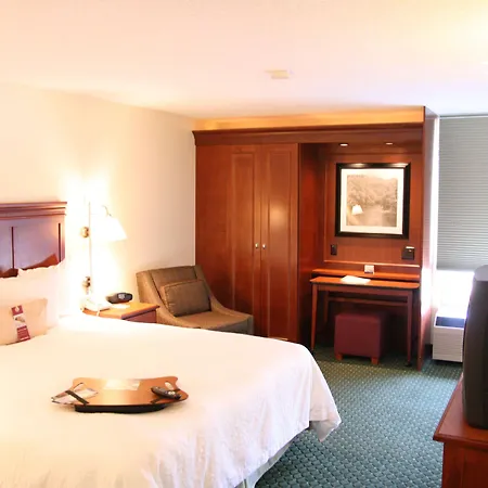 Hampton Inn Charleston Downtown-3