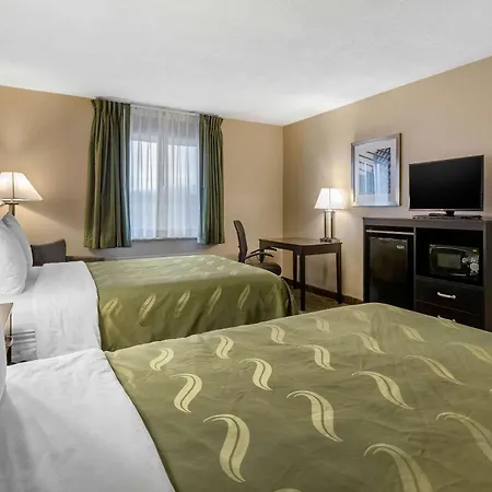 Quality Inn & Suites Des Moines - Merle Hay Road-3