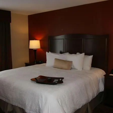 Hampton Inn And Suites Peru-2