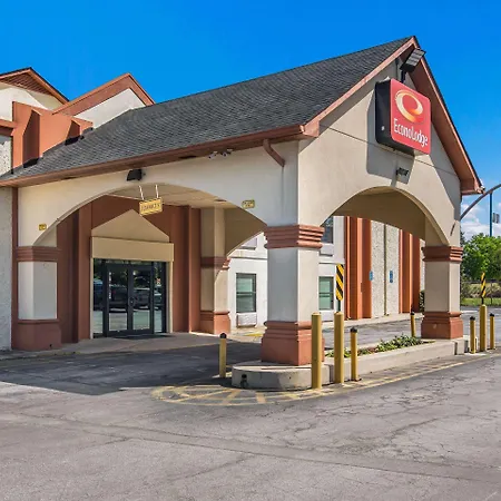 Econo Lodge At Six Flags-3