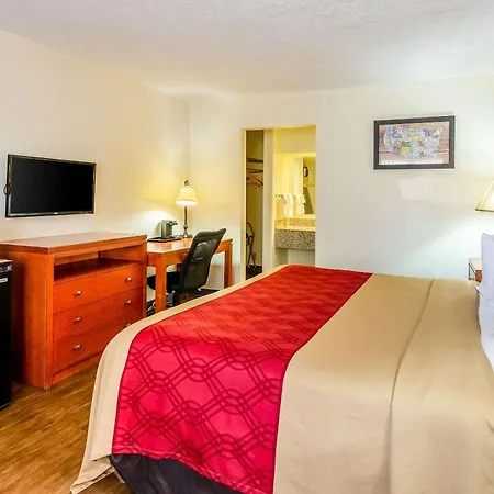Econo Lodge Martinsville-3