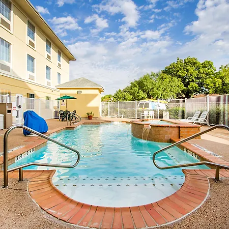 Comfort Suites Abilene Central-2