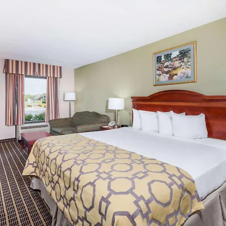 Baymont By Wyndham Clarksville Northeast-2