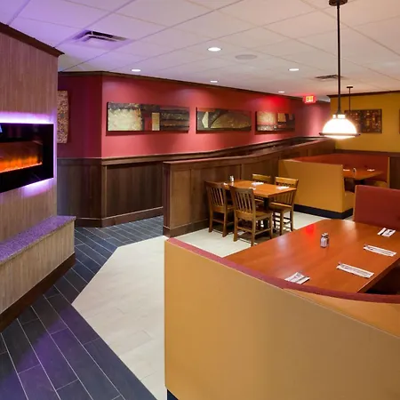Best Western Plus Willmar-3