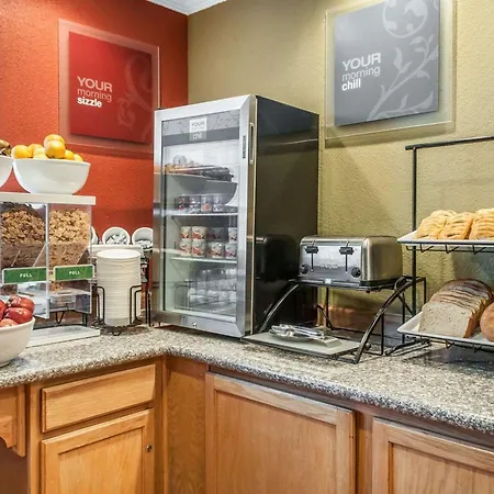 Quality Inn & Suites Farmington-2