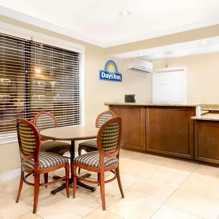 Days Inn By Wyndham Kingman East-3