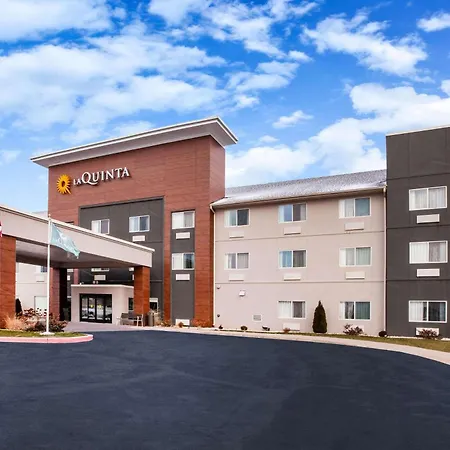 La Quinta Inn And Suites By Wyndham Elkhart-3