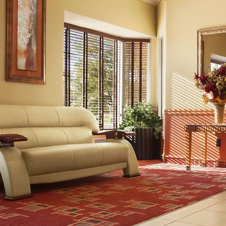 Ramada By Wyndham Sioux City-2