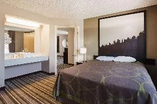 Super 8 By Wyndham Sevierville Riverside-3