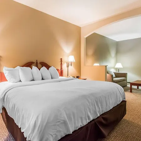 Quality Suites New Iberia-3