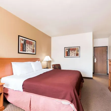 Baymont By Wyndham Spearfish-3