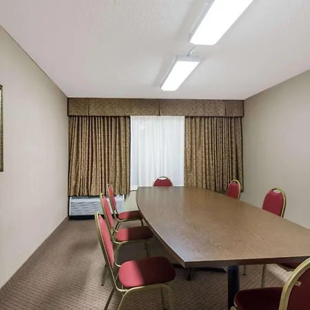 Ramada By Wyndham Watertown Thousand-2