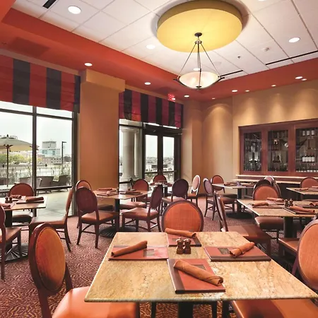 Embassy Suites East Peoria Hotel And Riverfront Conference Center-2