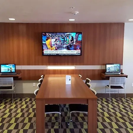 Microtel Inn & Suites By Wyndham Bellevue-3