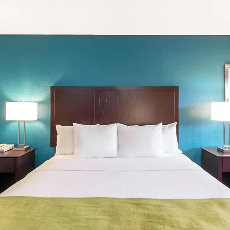 Days Inn By Wyndham Snyder-3