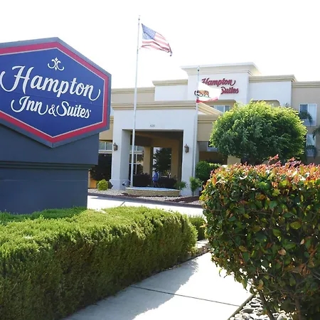 Hampton Inn & Suites Red Bluff-3