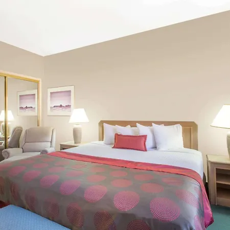 Ramada By Wyndham St George-3