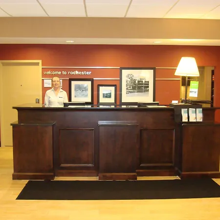 Hampton Inn & Suites Rochester-North-3