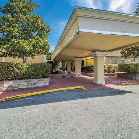 Quality Inn & Suites Conference Center Statesboro Historic District-2