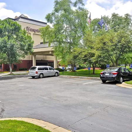 Hampton Inn Overland Park-2