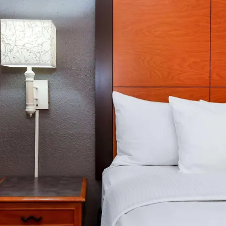 La Quinta Inn By Wyndham Laredo I-35-3
