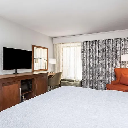 Hampton Inn & Suites Florence Center-3