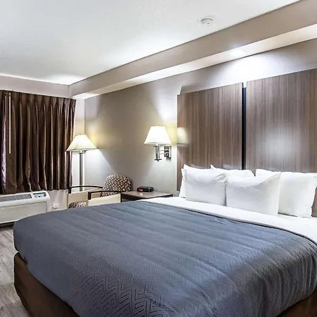Econo Lodge Kingsville-3