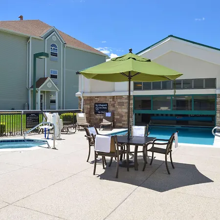 Hampton Inn & Suites Pueblo-Southgate-2