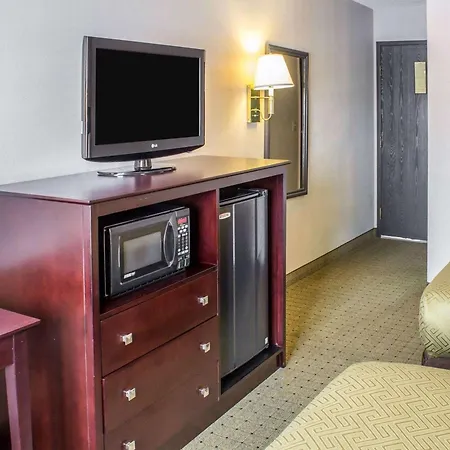 Econo Lodge Ames-3