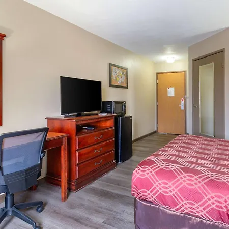 Econo Lodge Inn & Suites Dickson-2