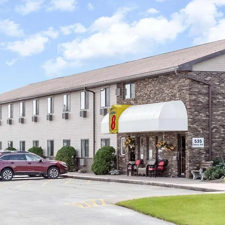Super 8 By Wyndham Antigo-2