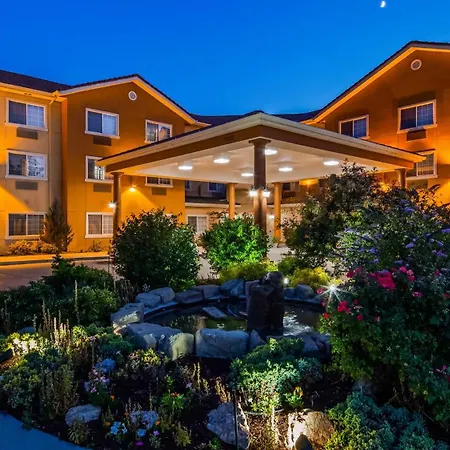 Best Western Plus Caldwell Inn & Suites-3
