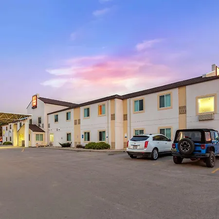 Econo Lodge Belle Fourche-3